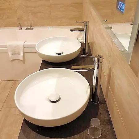 1suite Guest house