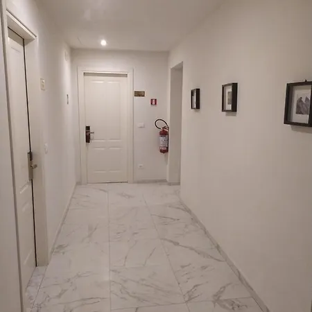 1suite Πανσιόν